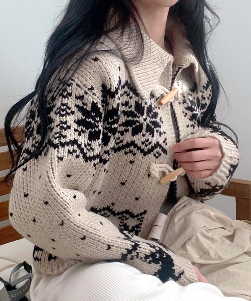 セール】トグル釦ノルディック柄襟付きニットカーディガン