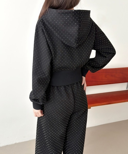 ABITOKYO(アビトーキョー)の「ラインストーンスウェットパーカーセットアップ(セットアップ・レディース・モカ/ブラック・FREE)」の4枚目の写真
