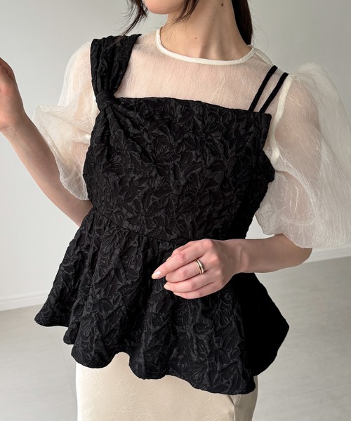 JUNOAH(ジュノア)の「ビッグリボンジャガードキャミソール(キャミソール・レディース・ブラウン/アイボリー/ブラック・LARGE/SMALL/MEDIUM)」の1枚目の写真