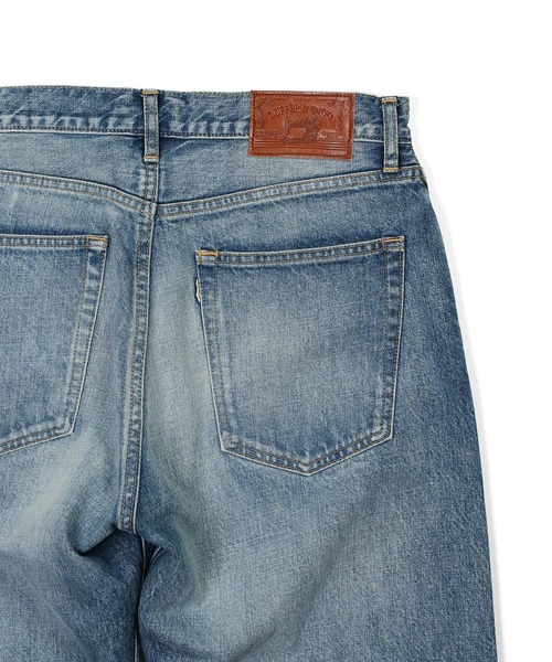 The DUFFER of ST.GEORGE（ザダファーオブセントジョージ）の「MADE IN JAPAN 5PKT STRAIGHT DENIM ：岡山デニム 5ポケット ストレートジーンズ（デニムパンツ・メンズ・ライトインディゴブルー・X-LARGE/LARGE/MEDIUM）」の9枚目の写真