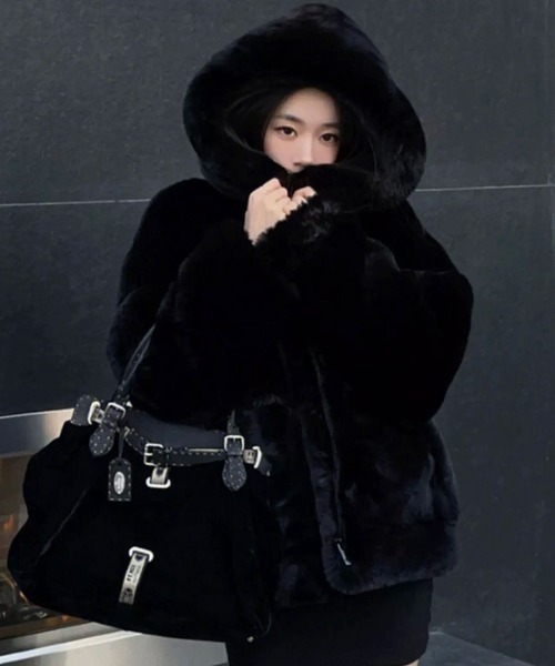 2ly2(トゥーリートゥー)の「エコファーコート(その他アウター・レディース・ブラック/ホワイト・FREE)」の2枚目の写真