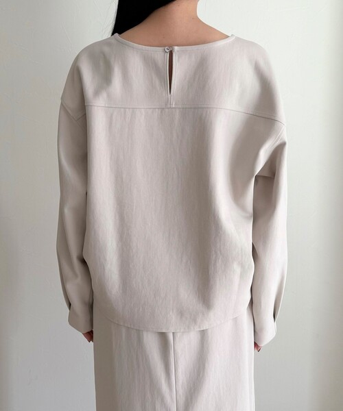 fredy emue(フレディエミュ)の「【セットアップ対応】パウダリーツイルコクーンブラウス(シャツ/ブラウス・レディース・ブラック/ベージュ/オフホワイト/ネイビー・38)」の16枚目の写真