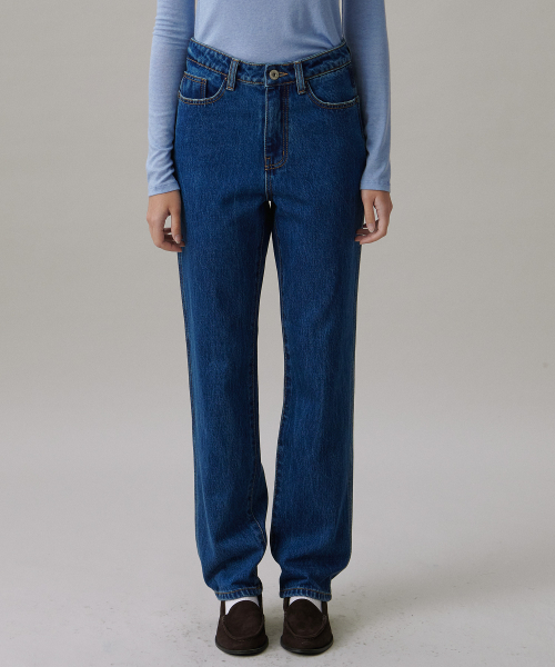TTUDEMENT(トュードメント)の「SLIM STRAIGHT DENIM PANTS_BLUE(デニムパンツ・レディース・その他・S/M/L)」の2枚目の写真