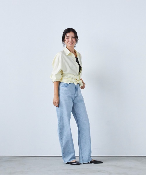 YANUK（ヤヌーク）の「カーブテーパード "LAURA"（デニムパンツ・レディース・ライトブルー・24inch/23inch/22inch/21inch/27inch/26inch/25inch）」の3枚目の写真