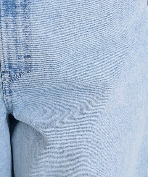 YANUK（ヤヌーク）の「カーブテーパード "LAURA"（デニムパンツ・レディース・ライトブルー・24inch/23inch/22inch/21inch/27inch/26inch/25inch）」の13枚目の写真