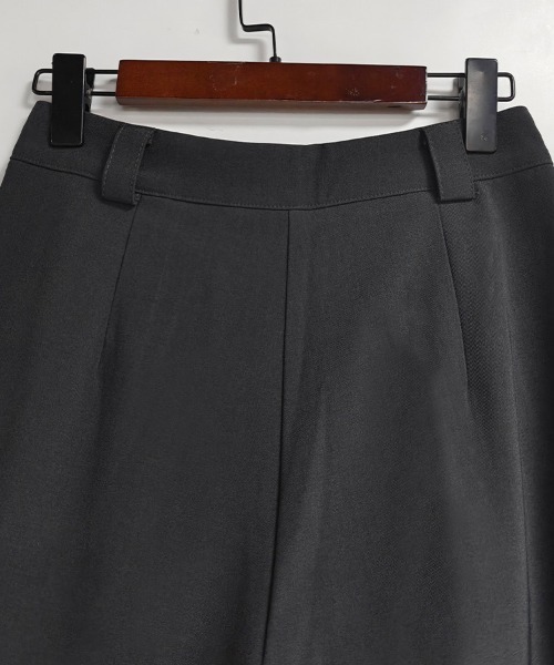 ONEP STAR(ワンピスター)の「タック入りワイドパンツ(その他パンツ・レディース・ブラック/グレー/ブラウン・SMALL/MEDIUM/X-LARGE/LARGE)」の7枚目の写真