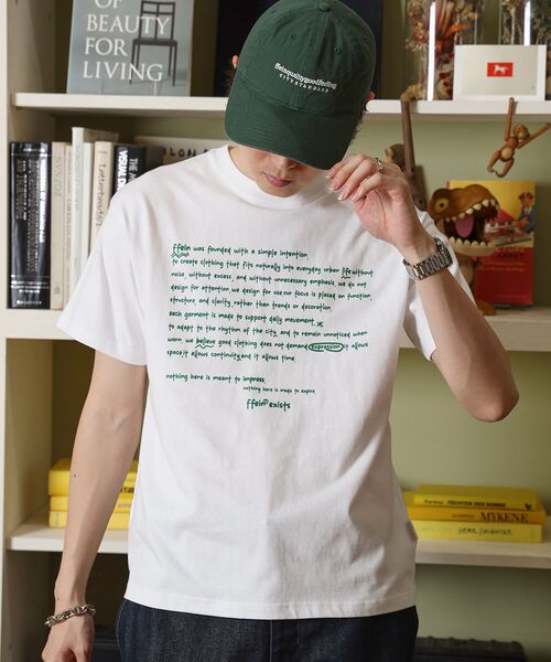 FFEIN(フェイン)の「【FFEIN(フェイン)】手書きメッセージショート丈Tシャツ / Tシャツ クルーネック 半袖 プリント 【短丈】(Tシャツ/カットソー・メンズ・ブラック/アッシュグレー/ネイビー/ホワイト/モカ・LARGE/MEDIUM/SMALL)」の6枚目の写真