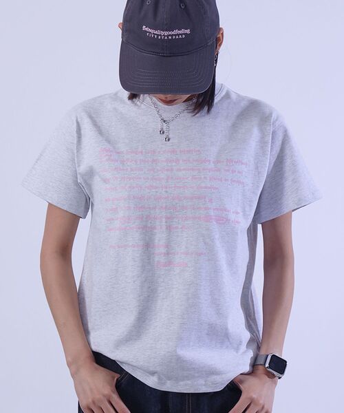 FFEIN(フェイン)の「【FFEIN(フェイン)】手書きメッセージショート丈Tシャツ / Tシャツ クルーネック 半袖 プリント 【短丈】(Tシャツ/カットソー・メンズ・ブラック/アッシュグレー/ネイビー/ホワイト/モカ・LARGE/MEDIUM/SMALL)」の18枚目の写真