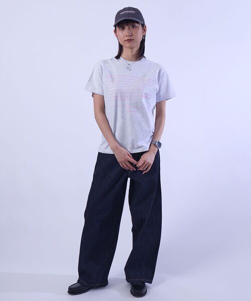 FFEIN(フェイン)の「【FFEIN(フェイン)】手書きメッセージショート丈Tシャツ / Tシャツ クルーネック 半袖 プリント 【短丈】(Tシャツ/カットソー・メンズ・ブラック/アッシュグレー/ネイビー/ホワイト/モカ・LARGE/MEDIUM/SMALL)」の19枚目の写真
