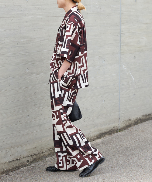 OUTDOOR PRODUCTS(アウトドアプロダクツ)の「RAGモチーフリラックスパンツ(スラックス・レディース・ブラウン・38/36)」の11枚目の写真