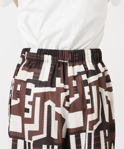 OUTDOOR PRODUCTS(アウトドアプロダクツ)の「RAGモチーフリラックスパンツ(スラックス・レディース・ブラウン・38/36)」の19枚目の写真