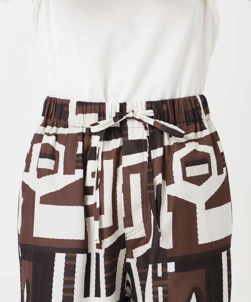 OUTDOOR PRODUCTS(アウトドアプロダクツ)の「RAGモチーフリラックスパンツ(スラックス・レディース・ブラウン・38/36)」の20枚目の写真