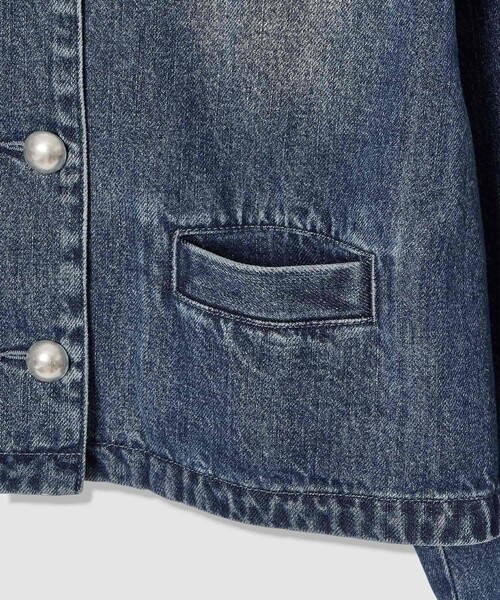 allureville（アルアバイル）の「デニムノーカラージャケット（ノーカラージャケット・レディース・インディゴブルー・2/1）」の10枚目の写真