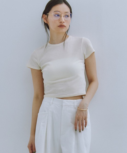 Obis&(オビスアンド)の「ピタッとしすぎない大人の究極とろみミニTシャツ(Tシャツ/カットソー・レディース・ブラウン/チャコール/アイボリー・FREE)」の2枚目の写真