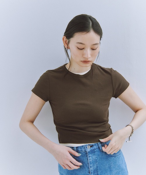 Obis&(オビスアンド)の「ピタッとしすぎない大人の究極とろみミニTシャツ(Tシャツ/カットソー・レディース・ブラウン/チャコール/アイボリー・FREE)」の8枚目の写真
