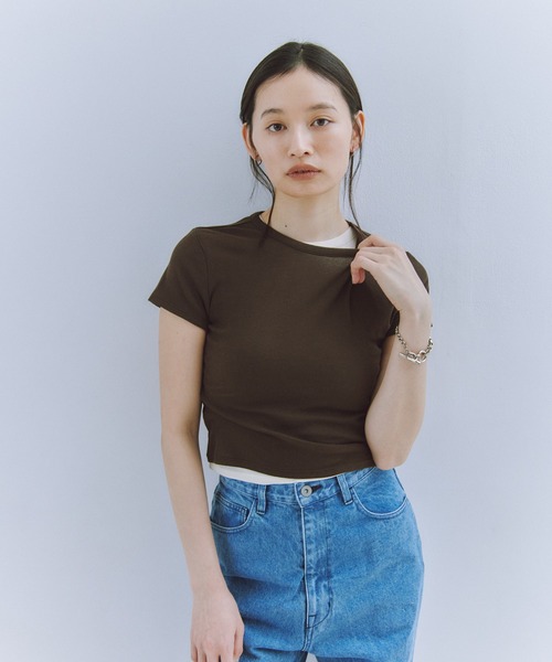 Obis&(オビスアンド)の「ピタッとしすぎない大人の究極とろみミニTシャツ(Tシャツ/カットソー・レディース・ブラウン/チャコール/アイボリー・FREE)」の10枚目の写真