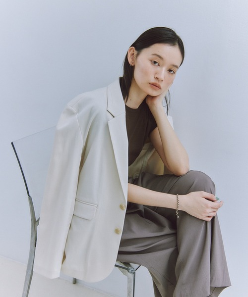 Obis&(オビスアンド)の「ピタッとしすぎない大人の究極とろみミニTシャツ(Tシャツ/カットソー・レディース・ブラウン/チャコール/アイボリー・FREE)」の17枚目の写真