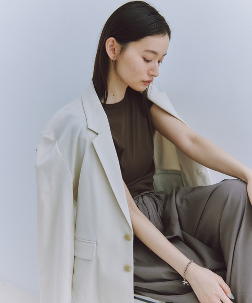 Obis&(オビスアンド)の「ピタッとしすぎない大人の究極とろみミニTシャツ(Tシャツ/カットソー・レディース・ブラウン/チャコール/アイボリー・FREE)」の20枚目の写真