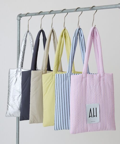 AMERICAN HOLIC(アメリカンホリック)の「パテッドホリホリトートバッグ(トートバッグ・レディース・チャコールグレー/ピンク/イエロー/ベージュ/シルバー/ブルー・FREE)」の7枚目の写真