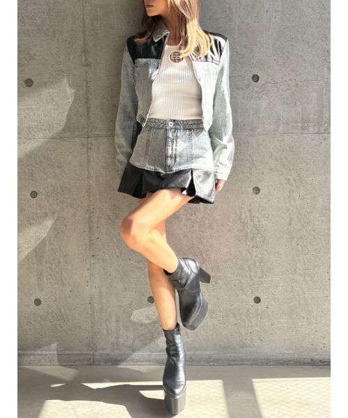 GYDA(ジェイダ)の「【WEB限定】【TINY低身長さん向け】フェイクレザードッキングデニムスカートライクショートパンツ(デニムスカート・レディース・インディゴブルー/ライトブルー・MEDIUM/SMALL)」の17枚目の写真