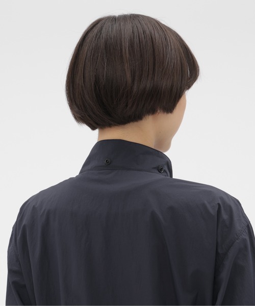 MARGARET HOWELL(マーガレットハウエル)の「RECYCLED NYLON LIGHTWEIGHT POP(ナイロンジャケット・レディース・グレー/ブラック・1/2)」の5枚目の写真