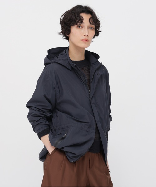 MARGARET HOWELL(マーガレットハウエル)の「RECYCLED NYLON LIGHTWEIGHT POP(ナイロンジャケット・レディース・グレー/ブラック・1/2)」の7枚目の写真