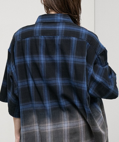 Alfred Alex(アルフレッドアレックス)の「【Alfred Alex】Gradient Ombre Check Shirt /グラデーション オーバーサイズ オンブレチェックシャツ(シャツ/ブラウス・メンズ・ネイビー/ブルーグリーン/ブラック/ブラウン・M/S/L)」の20枚目の写真