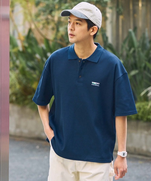 THE CRAFT CREW PRODUCTS（ザクラフトクループロダクツ）の「【UNNOTICEシリーズ】ファンクショナルファブリック ヘビーワッフル オーバーサイズ 半袖ポロシャツ / 抗菌防臭・UVカット【THE CRAFT CREW PRODUCTS】（ポロシャツ・メンズ・アッシュグレー/オフホワイト/ブラック/グレイッシュベージュ/ダークネイビー/チャコール・S/M/L）」の17枚目の写真