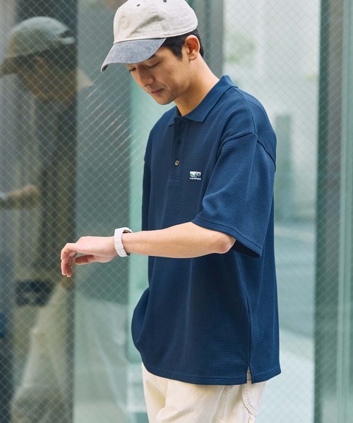 THE CRAFT CREW PRODUCTS（ザクラフトクループロダクツ）の「【UNNOTICEシリーズ】ファンクショナルファブリック ヘビーワッフル オーバーサイズ 半袖ポロシャツ / 抗菌防臭・UVカット【THE CRAFT CREW PRODUCTS】（ポロシャツ・メンズ・アッシュグレー/オフホワイト/ブラック/グレイッシュベージュ/ダークネイビー/チャコール・S/M/L）」の18枚目の写真