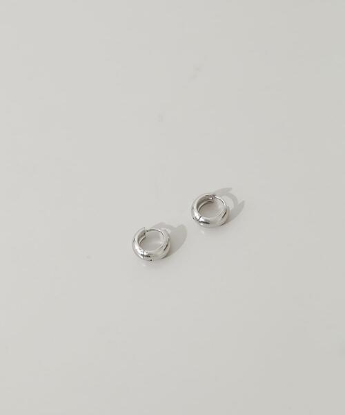 SMELLY(スメリー)の「ステンレスプックリミニフープピアス(ピアス(両耳用)・レディース・ゴールド/シルバー・-)」の2枚目の写真