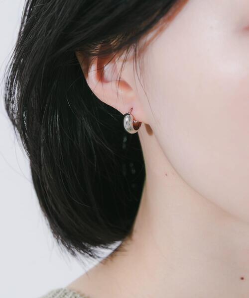 SMELLY(スメリー)の「ステンレスプックリミニフープピアス(ピアス(両耳用)・レディース・ゴールド/シルバー・-)」の17枚目の写真