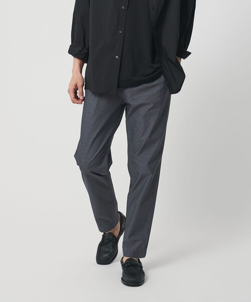 BEAUTY&YOUTH UNITED ARROWS（ビューティーアンドユースユナイテッドアローズ）の「スラブ １プリーツ イージー テーパード パンツ NO.5 ストレッチ 撥水 UVカット（その他パンツ・メンズ・ネイビー/ダークグレー/ブラック・M/XL/S/L）」の5枚目の写真