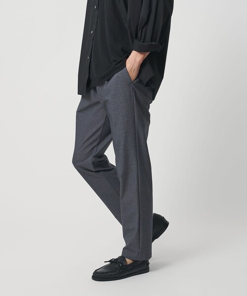 BEAUTY&YOUTH UNITED ARROWS（ビューティーアンドユースユナイテッドアローズ）の「スラブ １プリーツ イージー テーパード パンツ NO.5 ストレッチ 撥水 UVカット（その他パンツ・メンズ・ネイビー/ダークグレー/ブラック・M/XL/S/L）」の4枚目の写真
