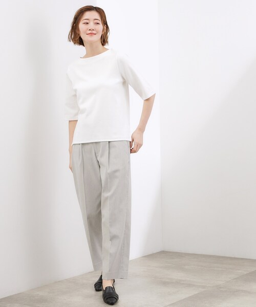 grove（グローブ）の「【二の腕カバー/すっきり見え・抗菌防臭/UVカット】きちんと素材のボートネックTシャツ（Tシャツ/カットソー・レディース・ライトグレー/ブラック/オフホワイト/ホワイト系5/ブルー系その他・02/03/01/04/05）」の8枚目の写真