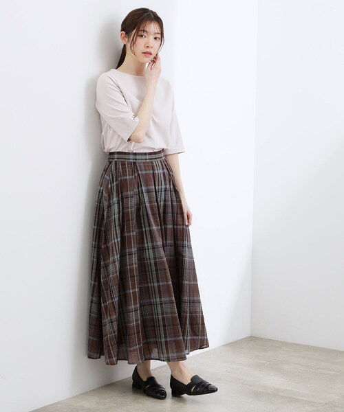 grove（グローブ）の「【二の腕カバー/すっきり見え・抗菌防臭/UVカット】きちんと素材のボートネックTシャツ（Tシャツ/カットソー・レディース・ライトグレー/ブラック/オフホワイト/ホワイト系5/ブルー系その他・02/03/01/04/05）」の12枚目の写真