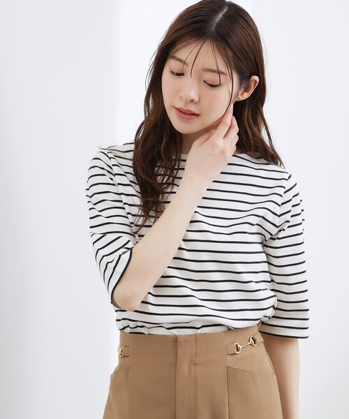 grove（グローブ）の「【二の腕カバー/すっきり見え・抗菌防臭/UVカット】きちんと素材のボートネックTシャツ（Tシャツ/カットソー・レディース・ライトグレー/ブラック/オフホワイト/ホワイト系5/ブルー系その他・02/03/01/04/05）」の22枚目の写真