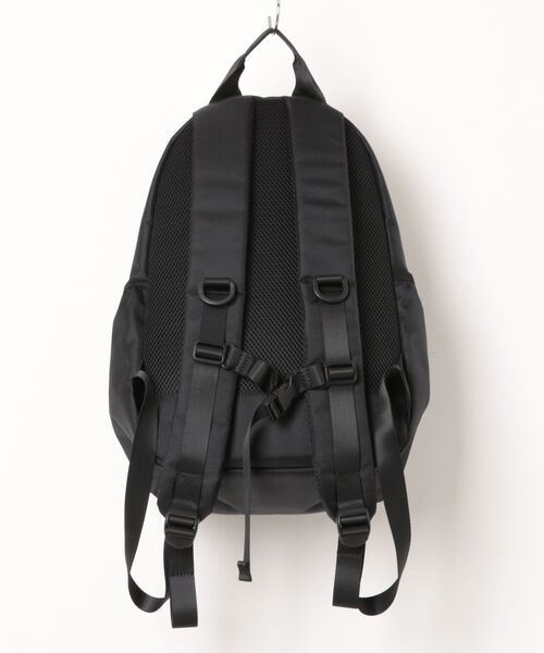 GYDA（ジェイダ）の「【GYDA/ジェイダ】 CASUAL-BADGE SERIES　缶バッジ4コセット付きバックパック（バックパック/リュック・レディース・ブラック・FREE）」の2枚目の写真