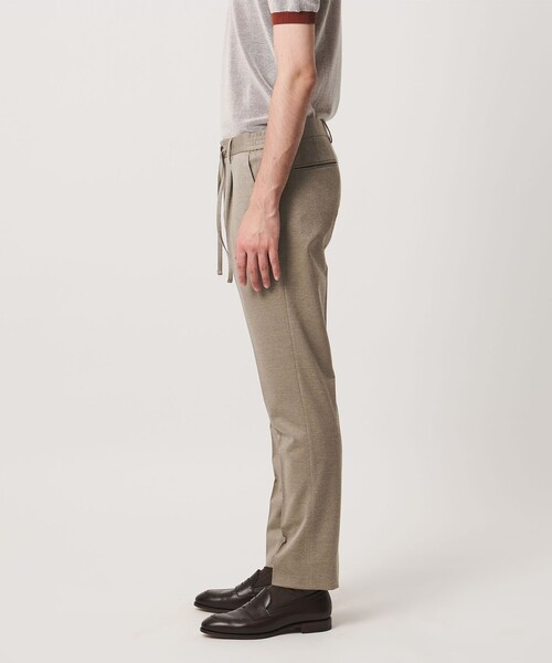 UNITED ARROWS(ユナイテッドアローズ)の「ジャージー スリムテーパード サイドシャーリング 1プリーツ スラックス(スラックス・メンズ・ダークグレー/ネイビー/ベージュ・50/46/48/44)」の10枚目の写真