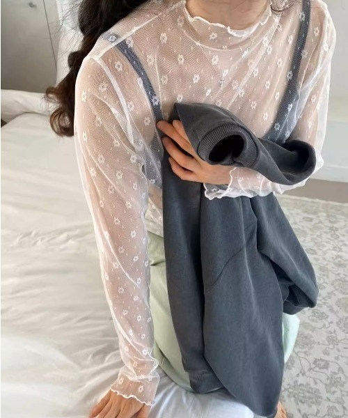 Vipoa(ヴィポア)の「小花柄チュールシアートップス(Tシャツ/カットソー・レディース・ホワイト・FREE)」の3枚目の写真