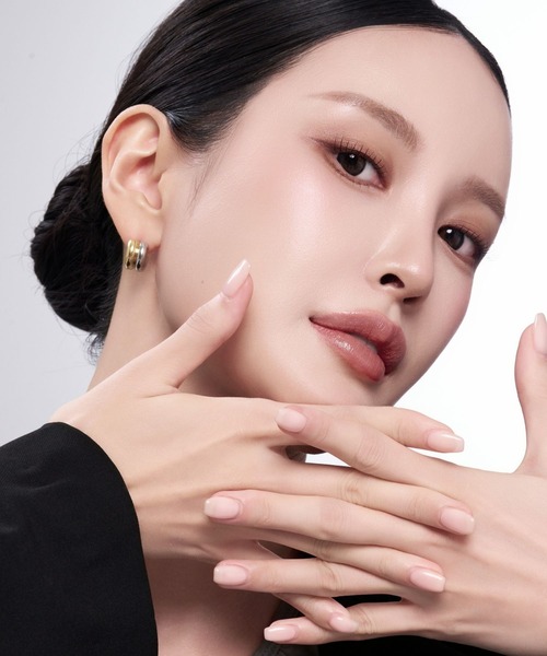 Lyvi(ライビィ)の「バイカラー / Dewy Bold Pierce-Contrast Edition / 金属アレルギー対応(ピアス(両耳用)・レディース・ゴールド系その他・FREE)」の6枚目の写真