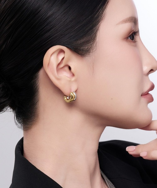 Lyvi(ライビィ)の「バイカラー / Dewy Bold Pierce-Contrast Edition / 金属アレルギー対応(ピアス(両耳用)・レディース・ゴールド系その他・FREE)」の7枚目の写真