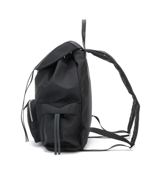 ADAM ET ROPE'（アダムエロペ）の「【WEB限定】フラップポケットリュックサック（バックパック/リュック・レディース・ブラック・FREE）」の2枚目の写真