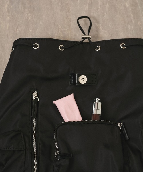 ADAM ET ROPE'（アダムエロペ）の「【WEB限定】フラップポケットリュックサック（バックパック/リュック・レディース・ブラック・FREE）」の15枚目の写真