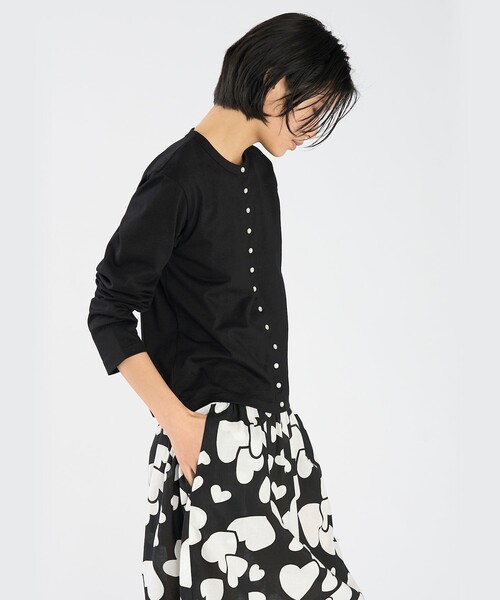 agnes b.(アニエスベー)の「オーガニックコットン 長袖 カーディガンプレッション ”Le Classique”(カーディガン/ボレロ・レディース・ブラック・3/2/1)」の3枚目の写真
