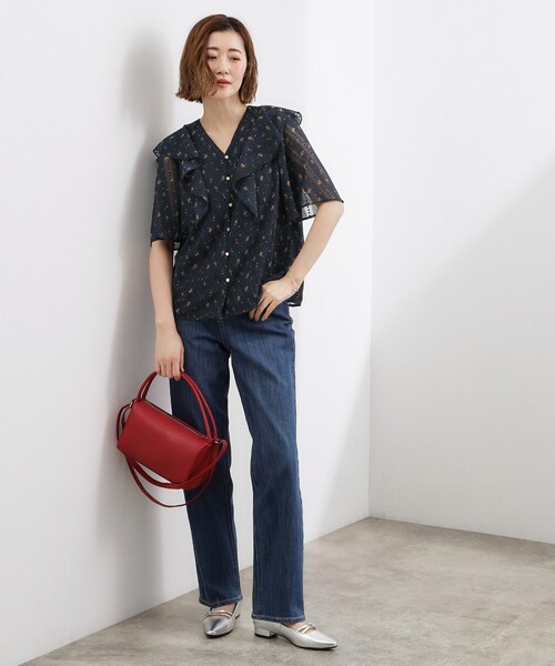 grove(グローブ)の「【二の腕カバー・お仕事◎】フラワープリントブラウス(シャツ/ブラウス・レディース・ブラック系/ベージュ系その他4・02/01/03/04)」の4枚目の写真