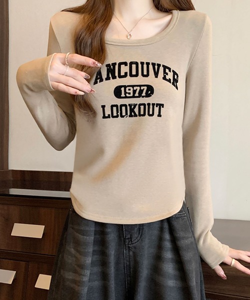 2ly2(トゥーリートゥー)の「ヴィンテージロゴ 長袖トップス(Tシャツ/カットソー・レディース・ベージュ/ボルドー/ブラウン・FREE)」の11枚目の写真