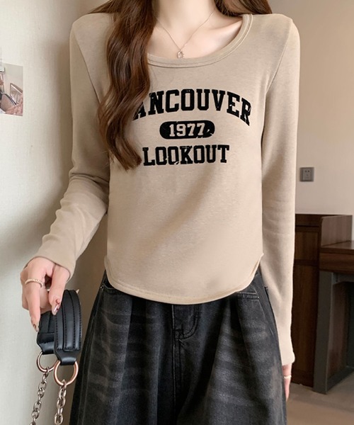 2ly2(トゥーリートゥー)の「ヴィンテージロゴ 長袖トップス(Tシャツ/カットソー・レディース・ベージュ/ボルドー/ブラウン・FREE)」の12枚目の写真