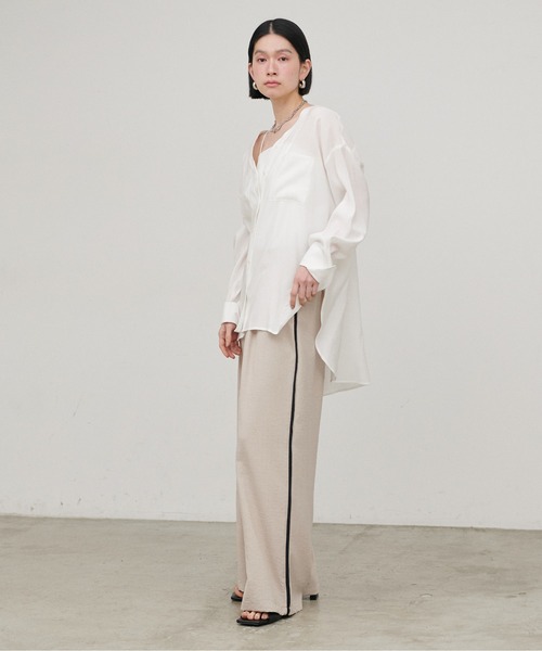 LARUTA（ラルータ）の「【LARUTA】［Web限定］タンブラーオックスラインパンツ（スラックス・レディース・グレイッシュベージュ/チャコールグレー・MEDIUM）」の14枚目の写真