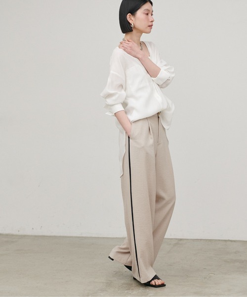 LARUTA（ラルータ）の「【LARUTA】［Web限定］タンブラーオックスラインパンツ（スラックス・レディース・グレイッシュベージュ/チャコールグレー・MEDIUM）」の12枚目の写真