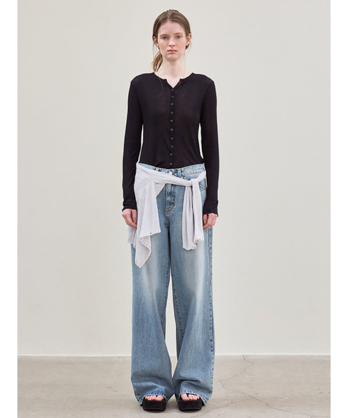 le（ル）の「v-neck ribbed button top (black)（Tシャツ/カットソー・レディース・その他・FREE）」の3枚目の写真